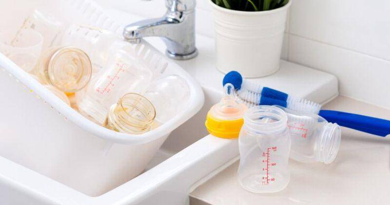 Cara Membersihkan Noda Kuning pada Botol Susu Bayi